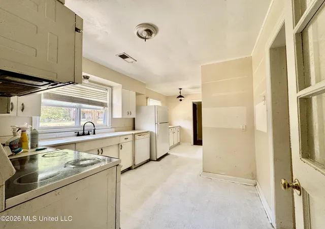 Photo 4 of Single family home for sale at 7460 W Shahkoka Dr, Olive Branch, MS 38654 | MLS# 4161358 | Listing updated on 2026-09-03