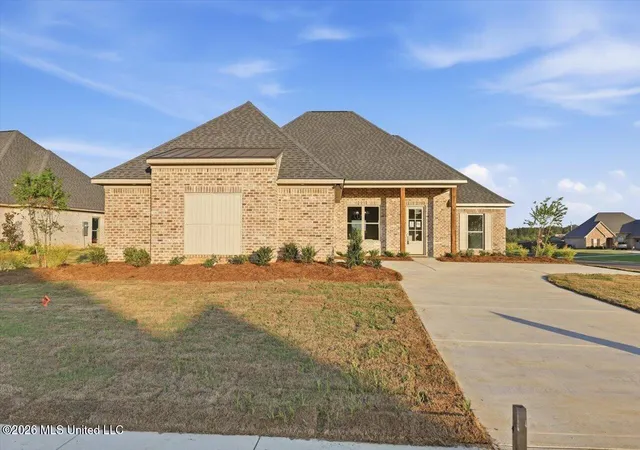 Photo 1 of Single family home for sale at 141 Palace Xing, Flowood, MS 39232 | MLS# 4160645 | Listing updated on 2026-10-26
