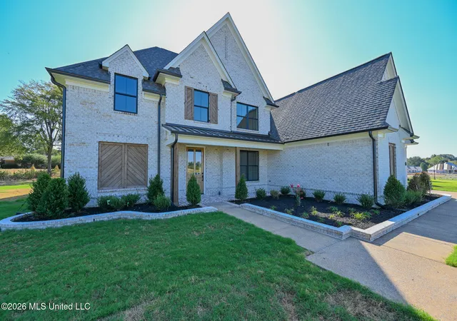 Photo 2 of Single family home for sale at 124 Oakworth Dr, Hernando, MS 38632 | MLS# 4160677 | Listing updated on 2026-09-14