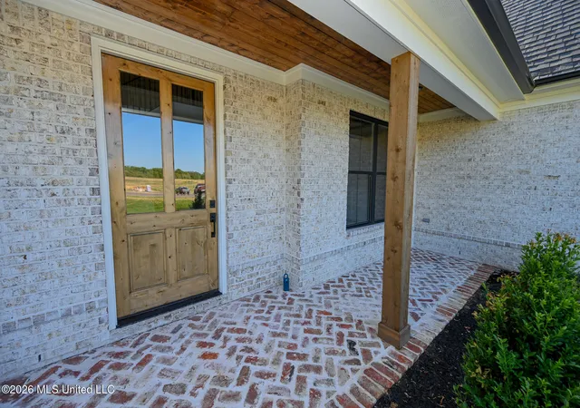 Photo 2 of Single family home for sale at 124 Oakworth Dr, Hernando, MS 38632 | MLS# 4160677 | Listing updated on 2026-09-14