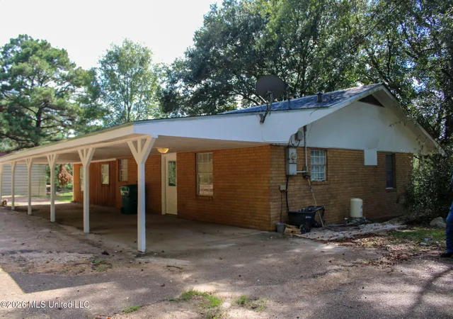 Photo 2 of Single family home for sale at 1034 Oak Tree Ln, Magnolia, MS 39652 | MLS# 4161102 | Listing updated on 2026-09-01