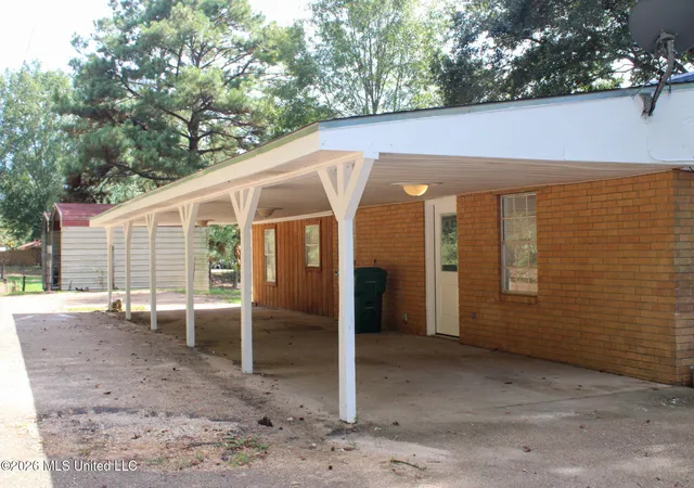 Photo 2 of Single family home for sale at 1034 Oak Tree Ln, Magnolia, MS 39652 | MLS# 4161102 | Listing updated on 2026-09-01
