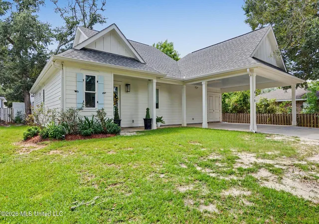 Photo 2 of Single family home for sale at 416 Ulman Ave, Bay Saint Louis, MS 39520 | MLS# 4161188 | Listing updated on 2026-09-02