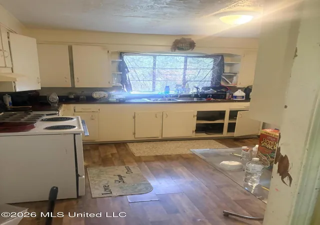 Photo 3 of Single family home for sale at 1736 E Gibraltar, Jackson, MS 39204 | MLS# 4160913 | Listing updated on 2026-09-17