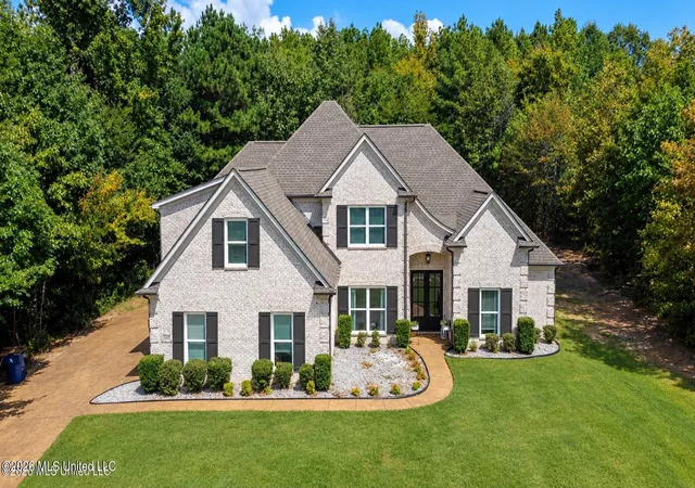 Photo 2 of Single family home for sale at 13976 Myers Plantation Rd, Byhalia, MS 38611 | MLS# 4160987 | Listing updated on 2026-09-12