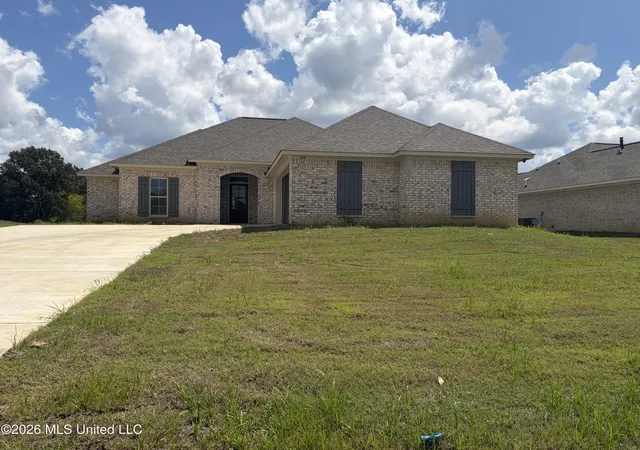 Photo 1 of Single family home for sale at 154 Madisonville Dr, Canton, MS 39046 | MLS# 4161980 | Listing updated on 2026-09-11
