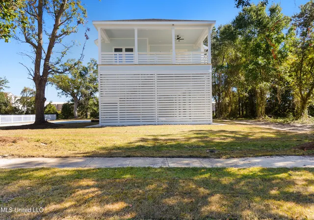 Photo 1 of Single family home for sale at 124 Holiday Ave, Pass Christian, MS 39571 | MLS# 4161051 | Listing updated on 2026-09-01
