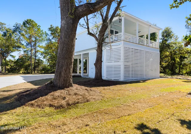 Photo 3 of Single family home for sale at 124 Holiday Ave, Pass Christian, MS 39571 | MLS# 4161051 | Listing updated on 2026-09-01