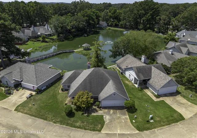Photo 2 of Single family home for sale at 205 N Shadow Lake Dr, Clinton, MS 39056 | MLS# 4161107 | Listing updated on 2026-09-01