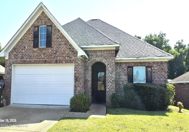 Photo 1 of Single family home for sale at 104 Beechwood Cir, Pearl, MS 39208 | MLS# 4162835 | Listing updated on 2026-10-04