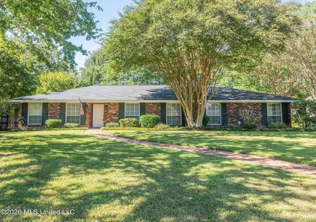 Photo 1 of Single family home for sale at 203 N Temple Rd, Natchez, MS 39120 | MLS# 4161082 | Listing updated on 2026-10-13