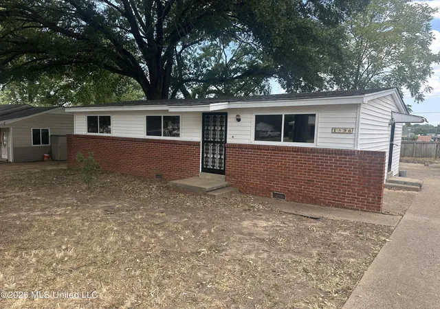 Photo 1 of Sale Pending at 1896 N Southaven Cir, Southaven, MS 38671 | MLS# 4161088 | Listing updated on 2026-09-08