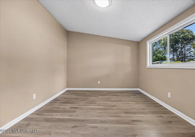 Photo 3 of Sale Pending at 1896 N Southaven Cir, Southaven, MS 38671 | MLS# 4161088 | Listing updated on 2026-09-08