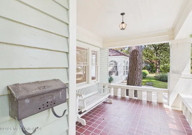 Photo 3 of Sale Pending at 812 Gillespie St, Jackson, MS 39202 | MLS# 4161219 | Listing updated on 2026-09-06