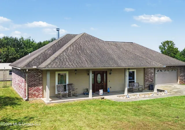 Photo 1 of Single family home for sale at 32 Paper Shell Rd, Carriere, MS 39426 | MLS# 4161227 | Listing updated on 2026-09-02