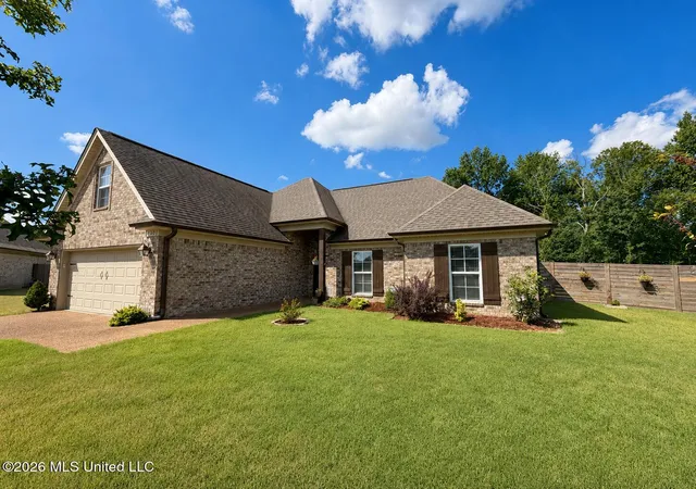 Photo 1 of Sale Pending at 4031 Bramblewood Dr, Southaven, MS 38672 | MLS# 4161071 | Listing updated on 2026-09-11