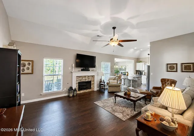 Photo 3 of Sale Pending at 4031 Bramblewood Dr, Southaven, MS 38672 | MLS# 4161071 | Listing updated on 2026-09-11