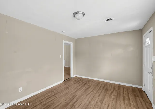 Photo 4 of Single family home for sale at 1333 Maria Dr, Jackson, MS 39204 | MLS# 4161900 | Listing updated on 2026-10-21
