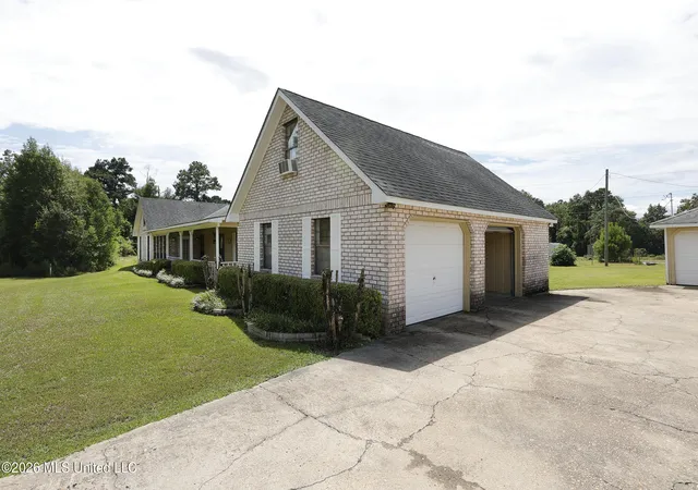 Photo 2 of Single family home for sale at 1057 Cole Thomas Rd, Mc Comb, MS 39648 | MLS# 4161229 | Listing updated on 2026-09-03