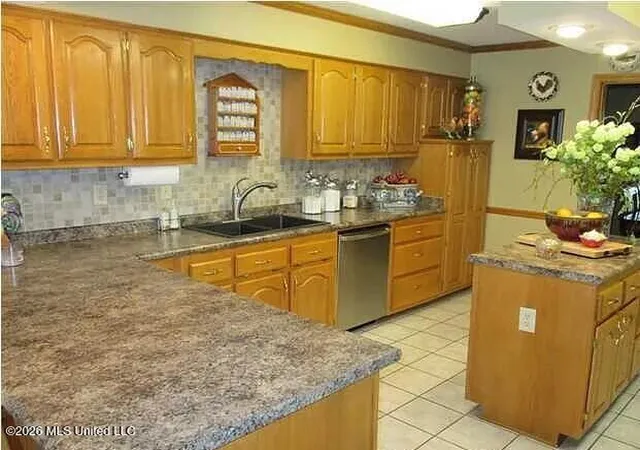 Photo 3 of Single family home for sale at 11710 Whispering Pines Dr, Olive Branch, MS 38654 | MLS# 4161357 | Listing updated on 2026-09-03