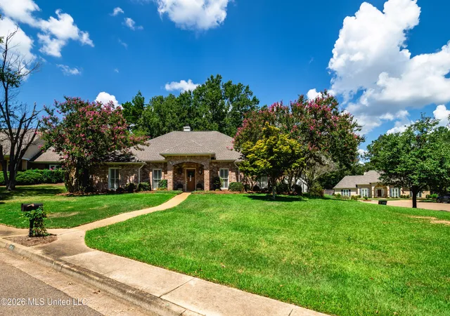 Photo 3 of Single family home for sale at 104 Arbor Ridge Rd, Ridgeland, MS 39157 | MLS# 4161509 | Listing updated on 2026-10-13
