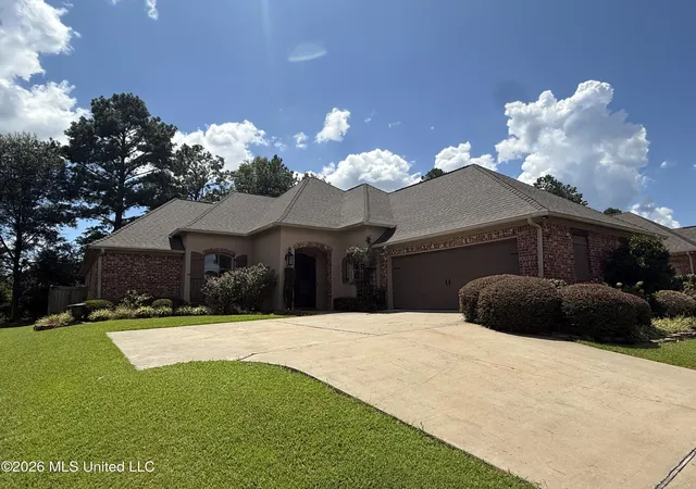 Photo 1 of Sale Pending at 135 Saint Croix Ln, Madison, MS 39110 | MLS# 4161089 | Listing updated on 2026-09-20