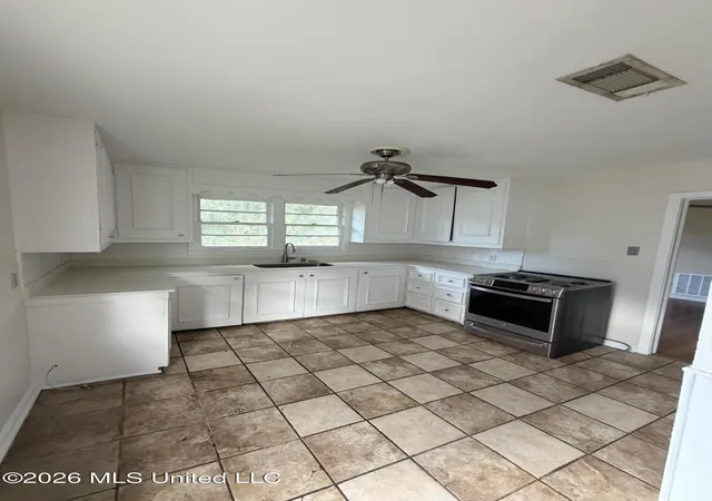 Photo 3 of Single family home for sale at 545 Park Pl, Natchez, MS 39120 | MLS# 4161344 | Listing updated on 2026-09-03