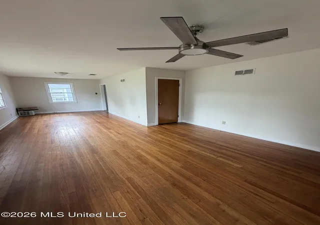 Photo 4 of Single family home for sale at 545 Park Pl, Natchez, MS 39120 | MLS# 4161344 | Listing updated on 2026-09-03