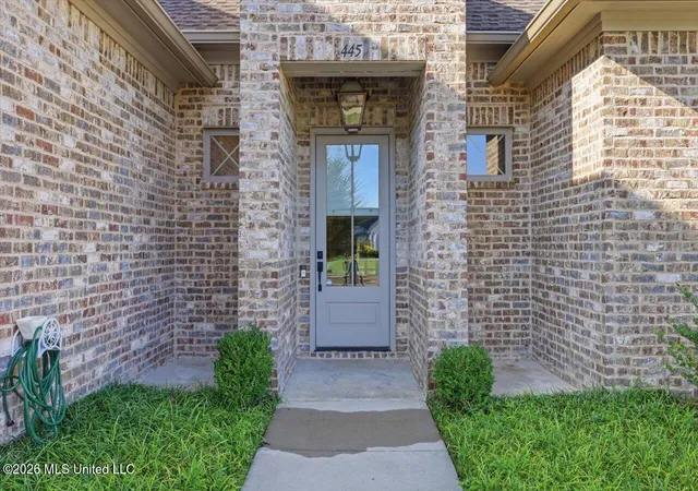 Photo 3 of Sale Pending at 445 Brazos Dr, Brandon, MS 39047 | MLS# 4161462 | Listing updated on 2026-09-09