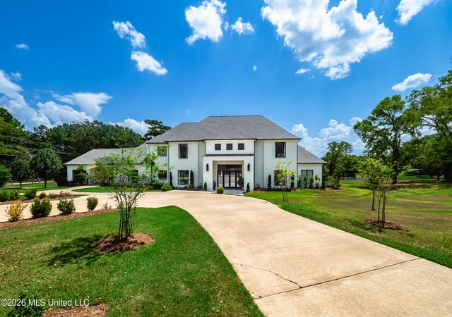 Single family home for sale at 100 Bridgewater Xing, Ridgeland, MS 39157 | MLS# 4161485