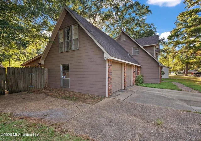 Photo 3 of Single family home for sale at 345 Valley Vista Dr, Jackson, MS 39211 | MLS# 4161127 | Listing updated on 2026-09-14