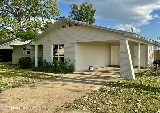 Photo 3 of Single family home for sale at 1332 Brentwood Cvs, Clarksdale, MS 38614 | MLS# 4161109 | Listing updated on 2026-09-11