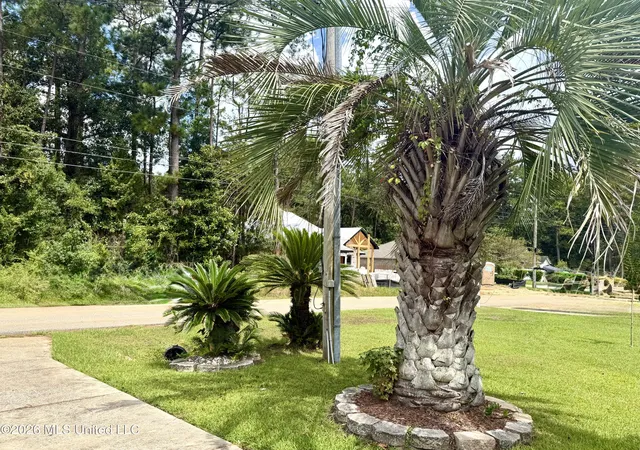 Photo 2 of Single family home for sale at 2021 Parkview Dr, Gautier, MS 39553 | MLS# 4161118 | Listing updated on 2026-09-02
