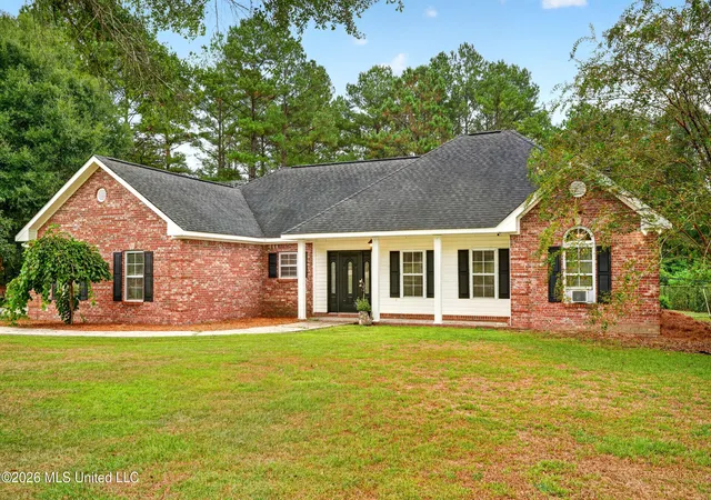 Photo 1 of Single family home for sale at 23 Oakwood Ln, Waynesboro, MS 39367 | MLS# 4161124 | Listing updated on 2026-10-15