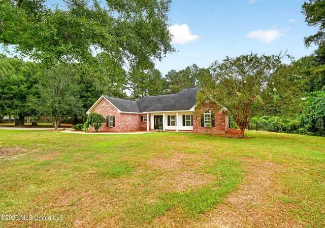 Photo 3 of Single family home for sale at 23 Oakwood Ln, Waynesboro, MS 39367 | MLS# 4161124 | Listing updated on 2026-10-15
