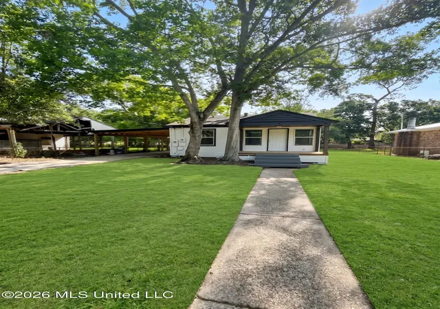 Photo 2 of Single family home for sale at 2104 8th Street, Pascagoula, MS 39567 | MLS# 4161136 | Listing updated on 2026-09-01