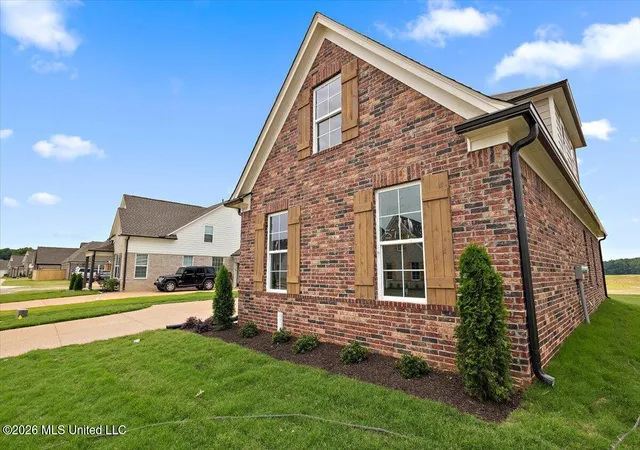 Photo 4 of Sale Pending at 933 Coahoma Ct, Nesbit, MS 38651 | MLS# 4161250 | Listing updated on 2026-09-18