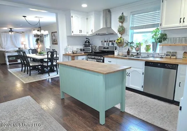 Photo 2 of Single family home for sale at 220 W Batson Ave, Wiggins, MS 39577 | MLS# 4161274 | Listing updated on 2026-10-07