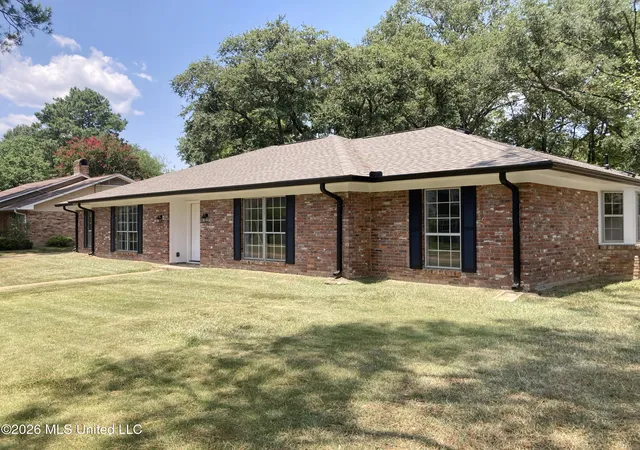 Photo 1 of Single family home for sale at 5008 Sunnyvale Dr, Jackson, MS 39211 | MLS# 4161158 | Listing updated on 2026-09-02