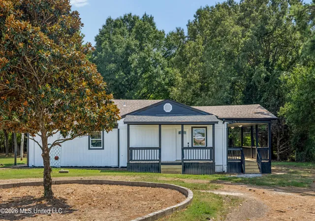 Photo 3 of Sale Pending at 13301 Ms 302, Olive Branch, MS 38654 | MLS# 4161171 | Listing updated on 2026-09-17