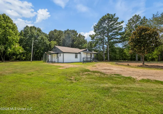 Photo 3 of Sale Pending at 13301 Ms 302, Olive Branch, MS 38654 | MLS# 4161171 | Listing updated on 2026-09-17