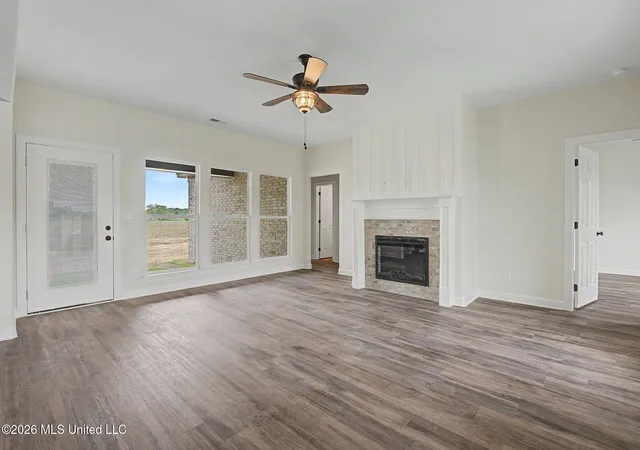 Photo 3 of Sale Pending at 1220 Barr Rd, Coldwater, MS 38618 | MLS# 4161167 | Listing updated on 2026-10-09