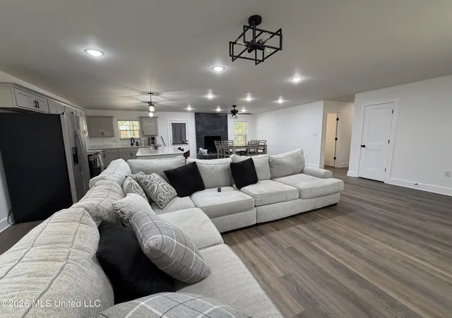 Photo 2 of Single family home for sale at 1345 Tara Dr, Hernando, MS 38632 | MLS# 4161294 | Listing updated on 2026-09-04