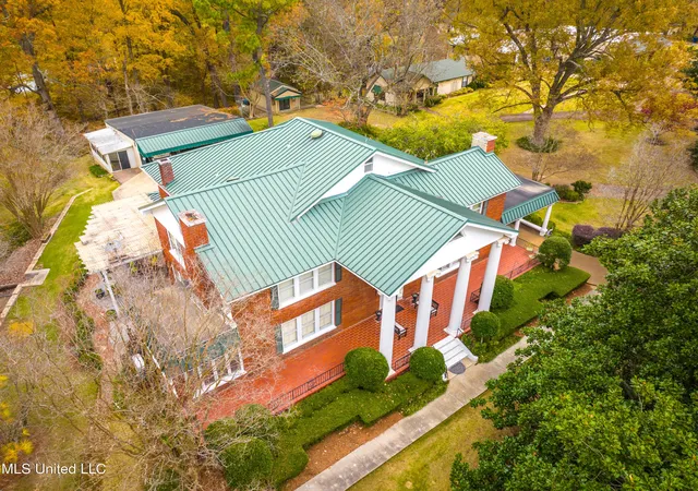 Photo 1 of Mansion for sale at 8000 Austin Rd, Lake Cormorant, MS 38641 | MLS# 4161198 | Listing updated on 2026-09-02