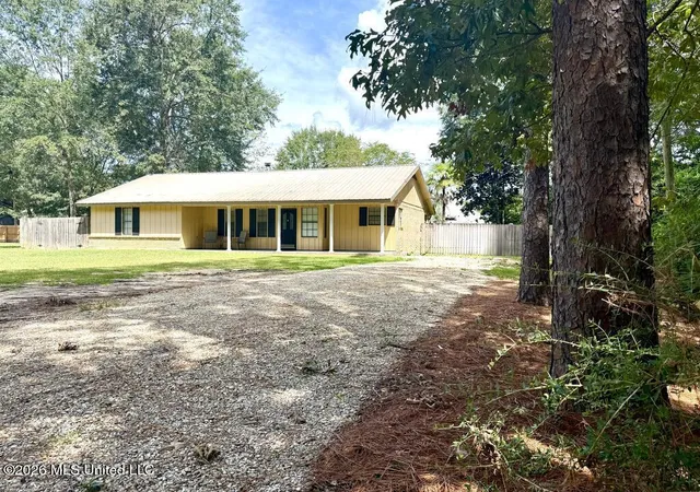 Photo 1 of Single family home for sale at 206 Glenwood Dr, Carriere, MS 39426 | MLS# 4161209 | Listing updated on 2026-09-02