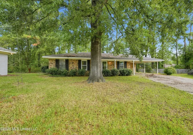 Photo 2 of Single family home for sale at 223 One Park Pl, Jackson, MS 39212 | MLS# 4161902 | Listing updated on 2026-09-10