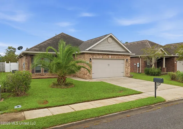 Photo 2 of Sale Pending at 212 Sandy Dr, Ocean Springs, MS 39564 | MLS# 4162266 | Listing updated on 2026-09-17