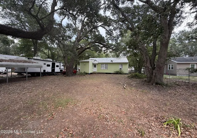 Photo 3 of Single family home for sale at 1656 Hollywood Blvd, Biloxi, MS 39531 | MLS# 4161527 | Listing updated on 2026-09-04