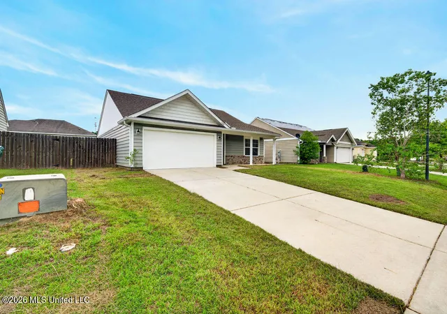Photo 2 of Sale Pending at 13228 Willow Oak Cir, Gulfport, MS 39503 | MLS# 4162223 | Listing updated on 2026-09-13