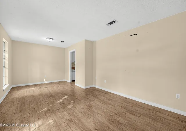 Photo 3 of Single family home for sale at 104 Roanwood Ct, Clinton, MS 39056 | MLS# 4161901 | Listing updated on 2026-09-10